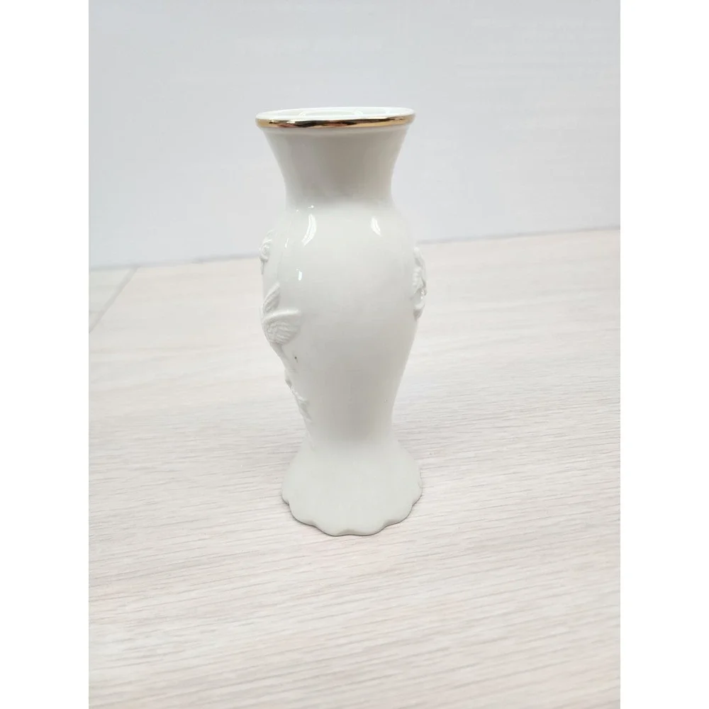 Lenox Bone‎ China Embossed Rose Bud Vase 5.5